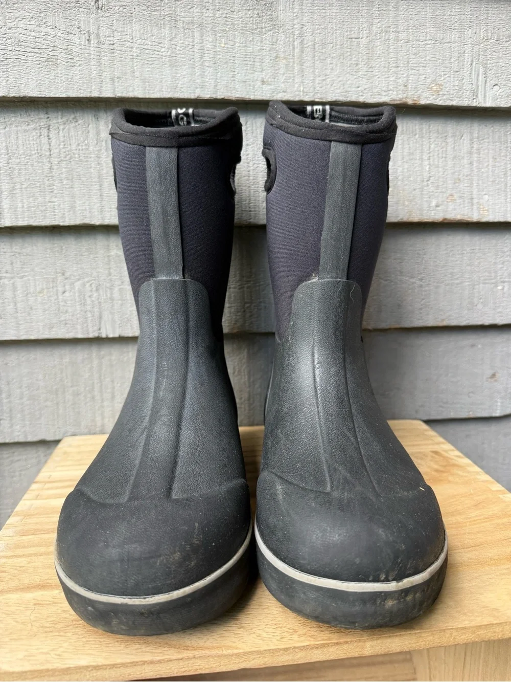 Bogs Kids Black Waterproof Snow Boots size 5